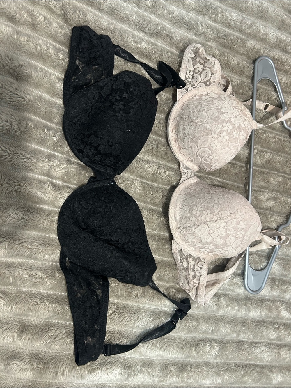 Lace Contour Bra - Black and Creamy pink